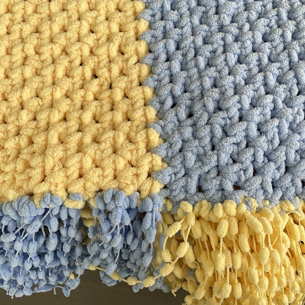Handmade chunky knitted, fringe blanket/throw. Soft yellow, blue 35”x50” - Picture 7 of 13